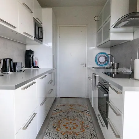 Spacious 68m2 With Fabulous Forest View And Aircon Jarvenpaa