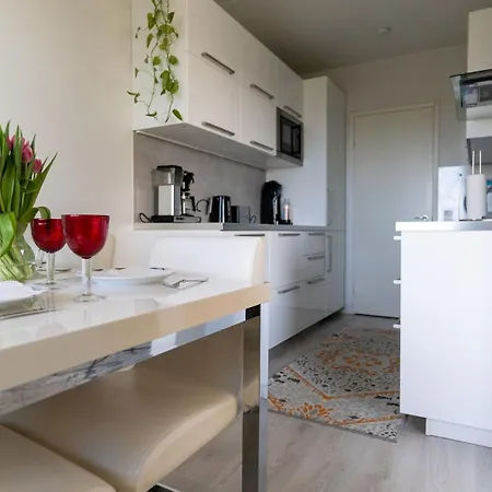 Spacious 68m2 With Fabulous Forest View And Aircon Apartment *